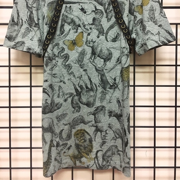 🔴 Animal Print All Over Harness Tee NWT Unisex - Picture 6 of 6